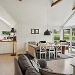 3 Bedroom Amazing In Holiday home *