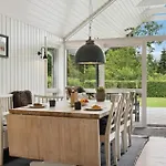 3 Bedroom Amazing In Holiday home