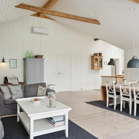 Feriehus 3 Bedroom Amazing In
