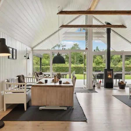 Feriehus 3 Bedroom Amazing In