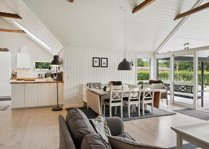 3 Bedroom Amazing In Prázdninový dům *